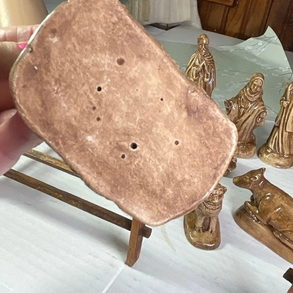 VTG 1973 Byron Mold Nativity Scene 12 pieces. Hand painted .